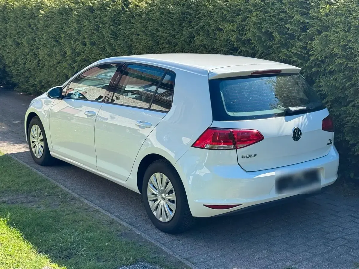 Gebraucht VW Golf VII 86 PS (63 kW) 2013 Weiß Limousine