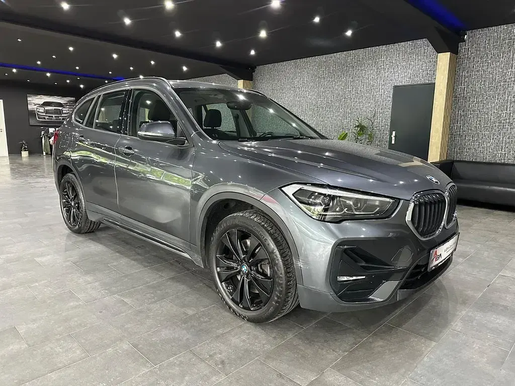 Gebraucht BMW X1 Sport Line 190 PS (139 kW) 2021 Grau SUV