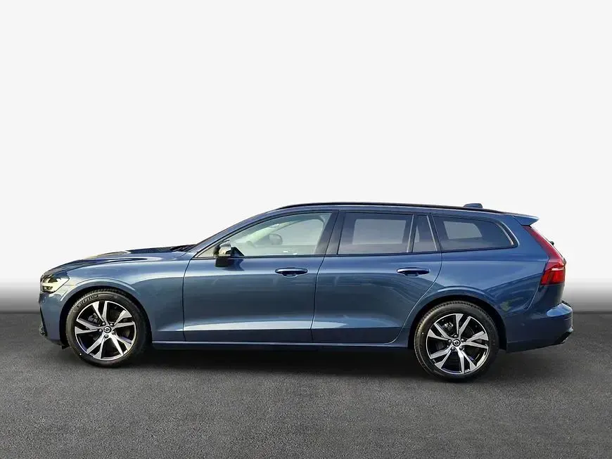 Gebraucht Volvo V60 145 PS (106 kW) 2025 Kombi