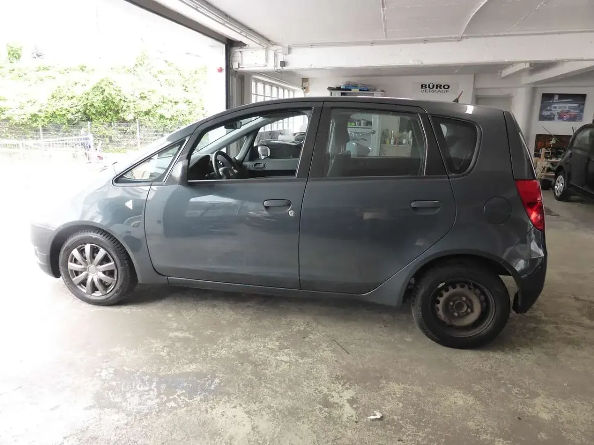 Gebraucht Mitsubishi Colt Inform 75 PS (55 kW) 2009 Grau Kleinwagen