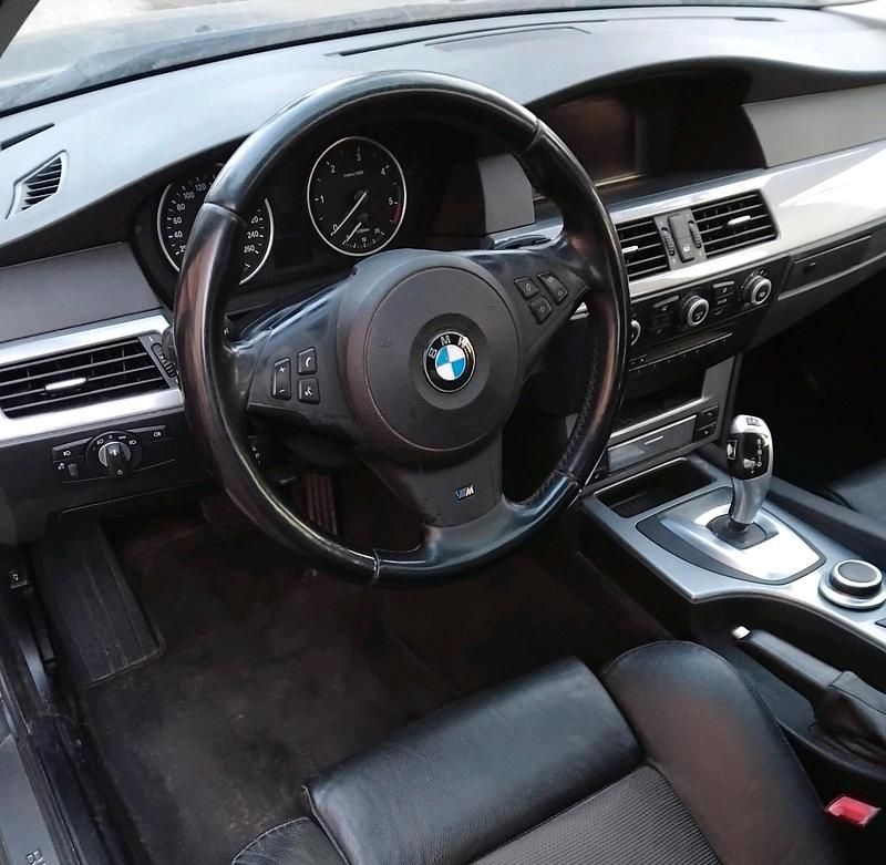 Gebraucht BMW 520 177 PS (130 kW) 2008 Grau Kombi