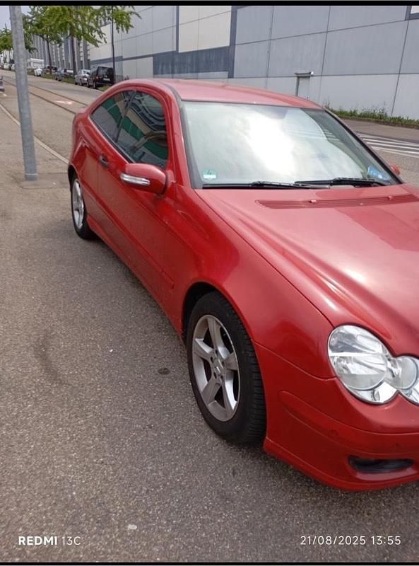 Gebraucht Mercedes C160 122 PS (89 kW) 2005 Rot Coupé