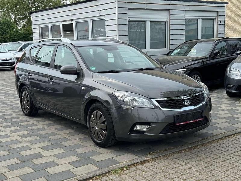 Phönixsilber met. Gebraucht 2010 Kia Ceed Sportswagon Vision Kombi | 1.899 € (Guter Preis) - Bild 1/4