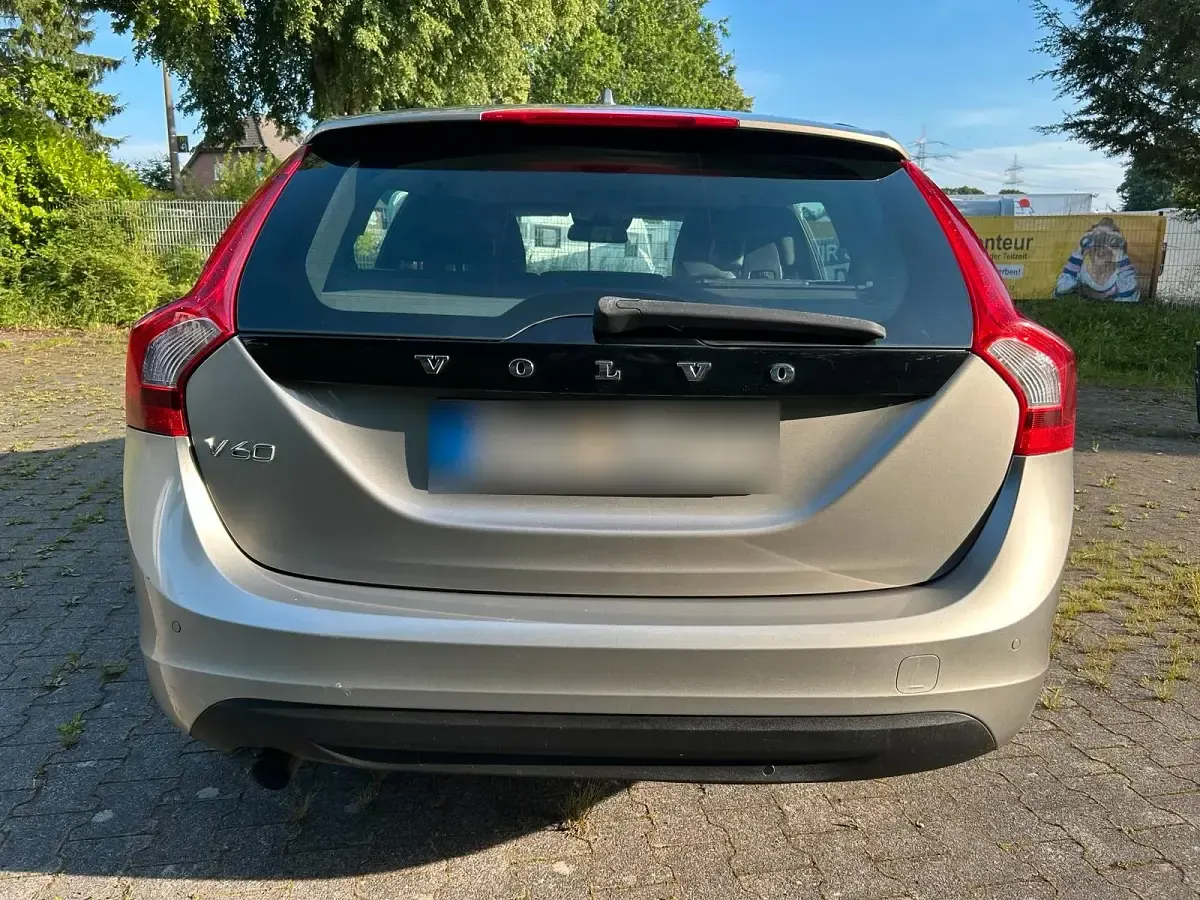 Gebraucht Volvo V60 163 PS (119 kW) 2012 Grau Kombi