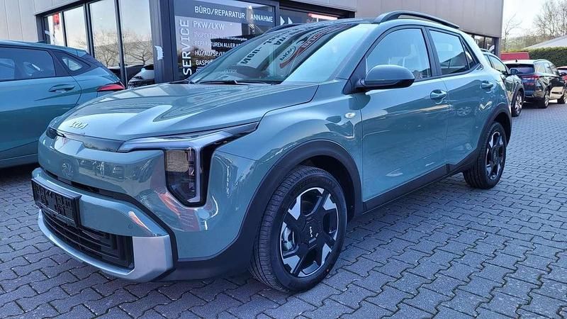 Neu Kia Stonic 101 PS (74 kW) 2026 Grün SUV