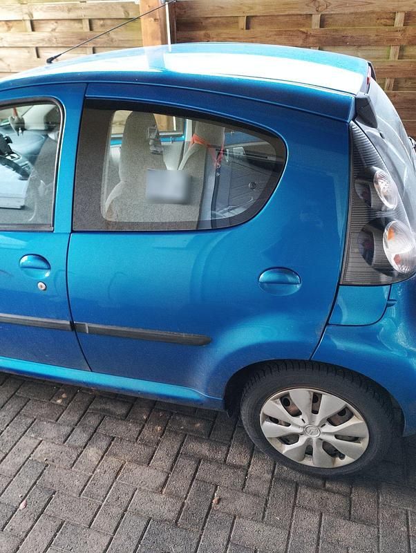 Gebraucht Citroën C1 Attraction 68 PS (50 kW) 2012 Blau Kleinwagen