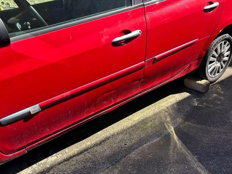 Gebraucht Renault Clio II Dynamique 79 PS (58 kW) 2010 Limousine