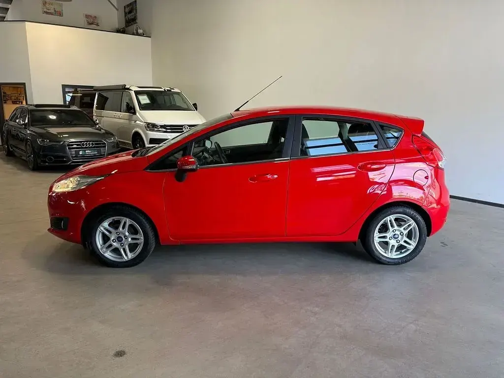 Gebraucht Ford Fiesta Titanium 101 PS (74 kW) 2018 Rot Kleinwagen