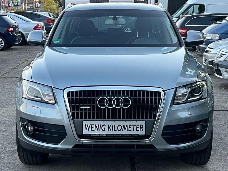 Grau Gebraucht 2010 Audi Q5 SUV | 12.490 € (Fairer Preis) - Bild 1/4