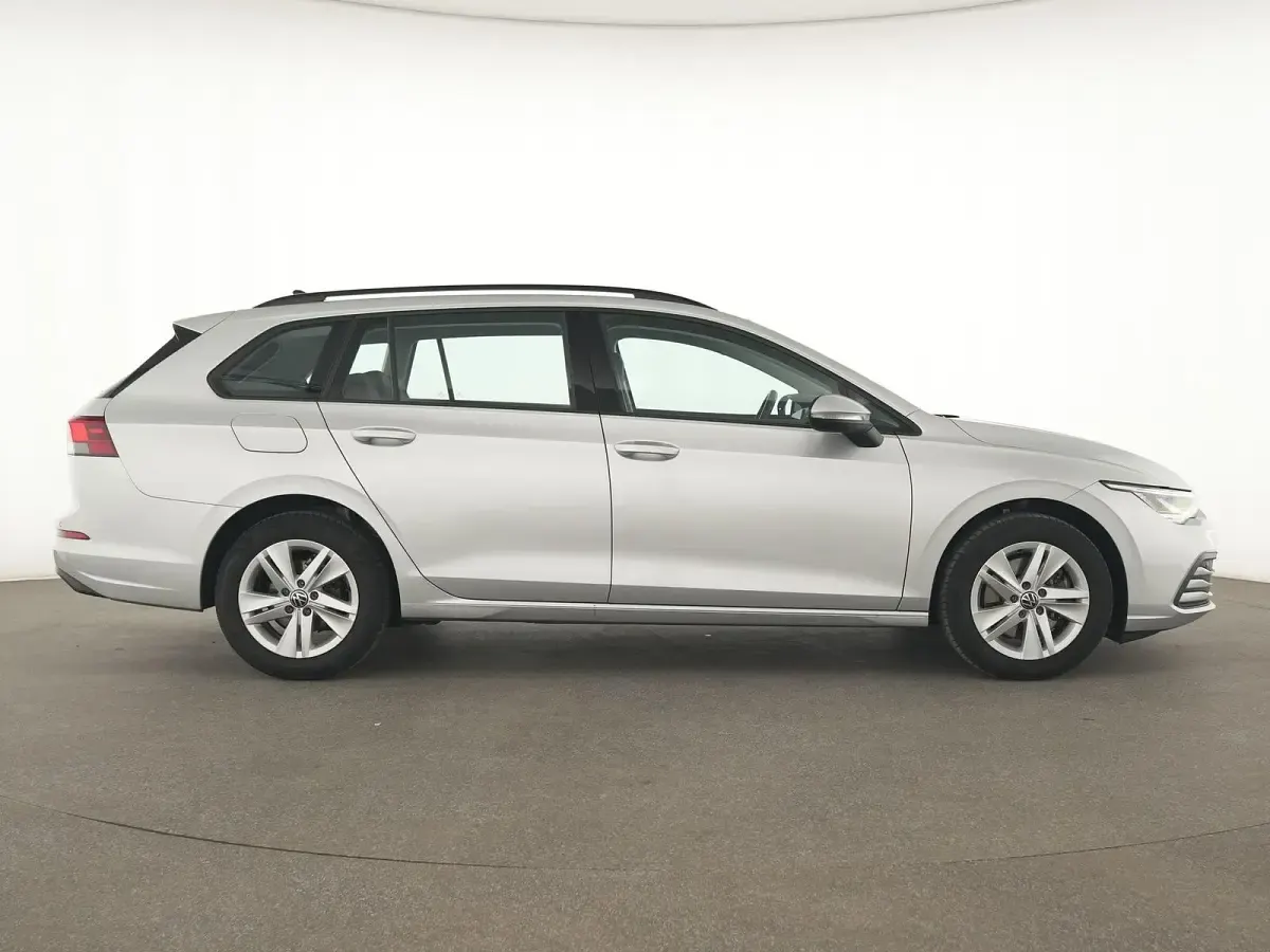 Gebraucht VW Golf VIII Life 116 PS (85 kW) 2021 Reflexsilber Limousine