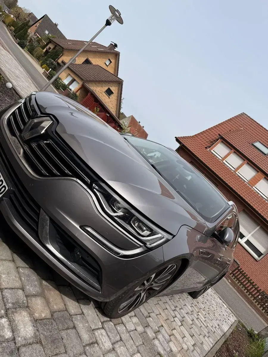 Gebraucht Renault Talisman Initiale Paris 200 PS (147 kW) 2016 Grau Kombi