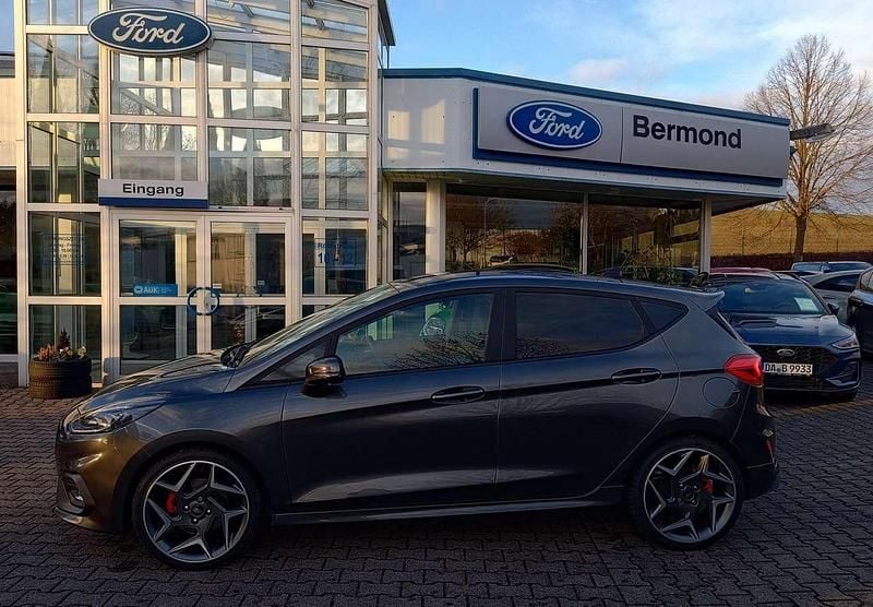 Magneticgrau (metallic) Gebraucht 2019 Ford Fiesta ST Kleinwagen | 18.990 € (Fairer Preis) - Bild 1/4