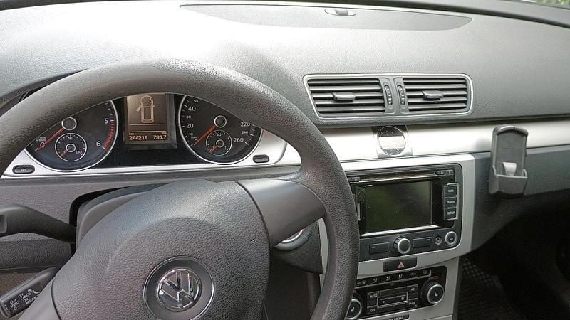 Gebraucht VW Passat 140 PS (102 kW) 2011 Silber Kombi