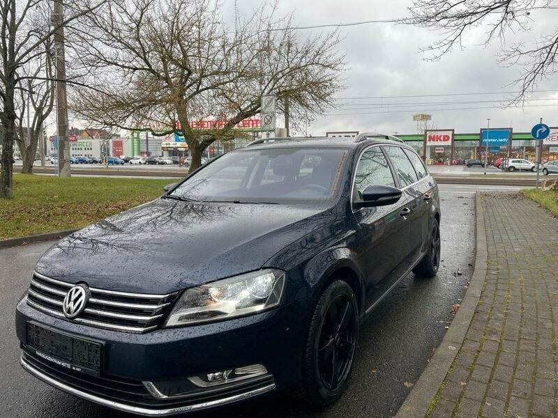 Gebraucht VW Passat Comfortline 160 PS (117 kW) 2012 Blau Kombi
