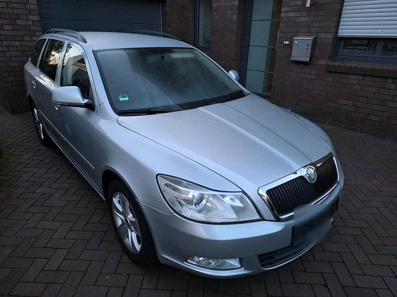 Silber Gebraucht 2012 Skoda Octavia Kombi | 3.500 € (Guter Preis) - Bild 1/4