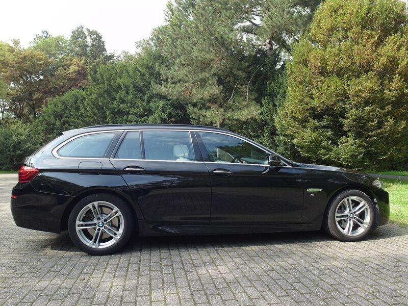 Gebraucht BMW 530 M Sport 258 PS (189 kW) 2017 Schwarz Kombi