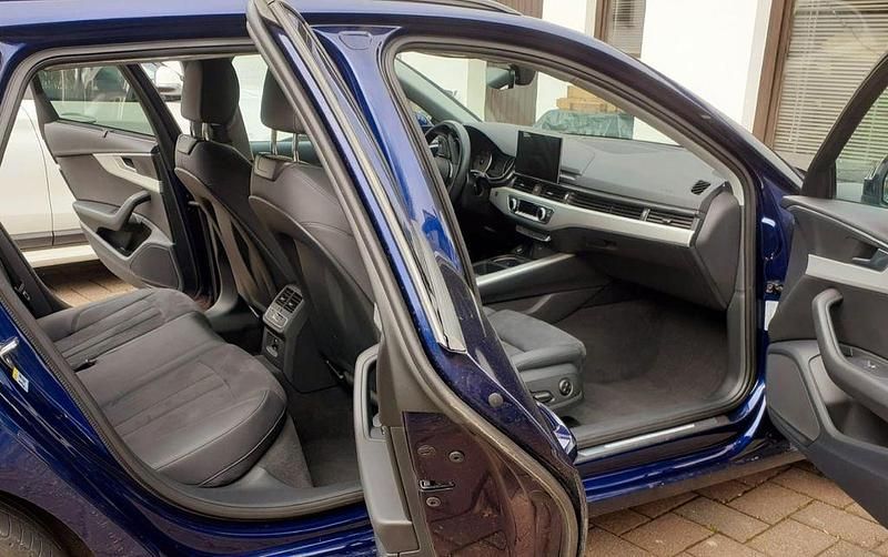 Gebraucht Audi A4 Ambiente 163 PS (119 kW) 2022 Blau Kombi