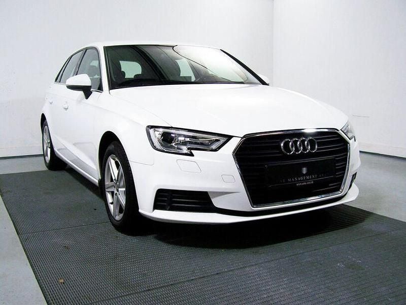 Gebraucht Audi A3 Comfort 150 PS (110 kW) 2019 Weiß Limousine