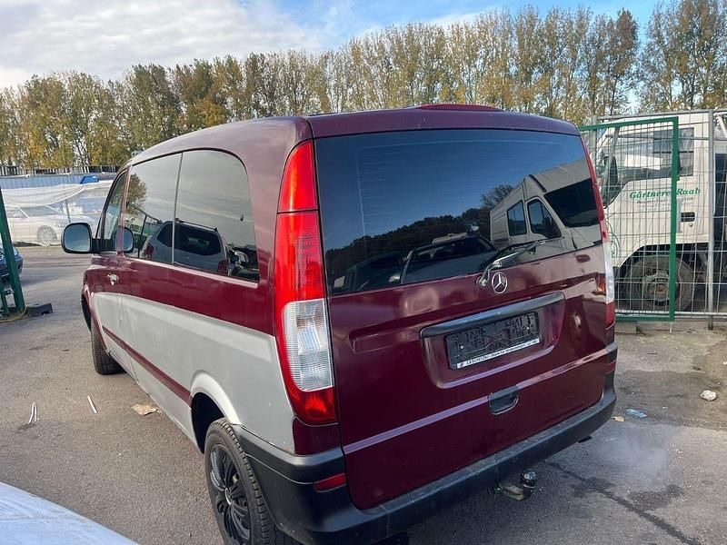 Second-hand Mercedes Vito 109 CP (80 kW) 2004 Roșu Van
