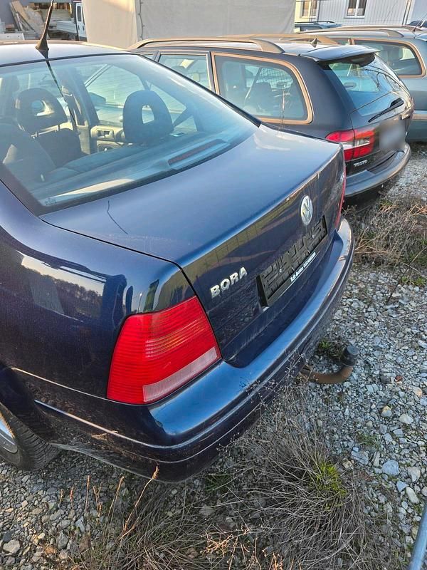 Gebraucht VW Bora 115 PS (84 kW) 1999 Blau Limousine