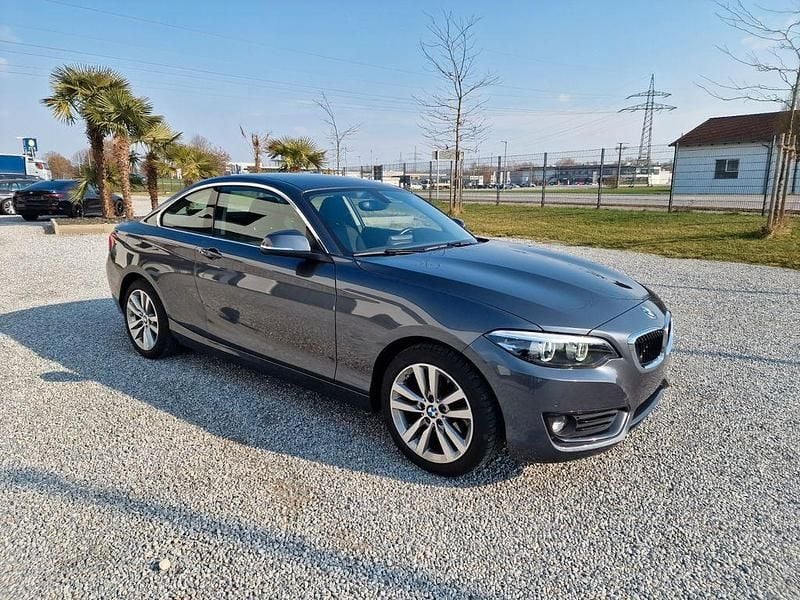 Gebraucht BMW 220 Advantage 184 PS (135 kW) 2019 Mineralgrau metallic Coupé