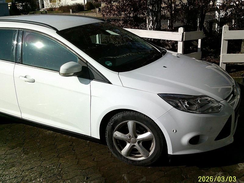 Gebraucht Ford Focus 115 PS (84 kW) 2013 Weiß Limousine