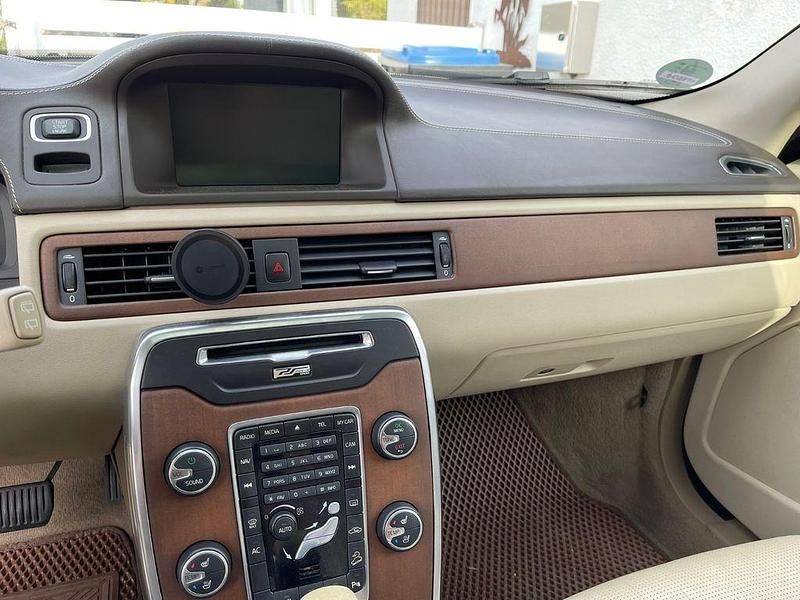 Gebraucht Volvo XC70 329 PS (241 kW) 2011 Braun Kombi