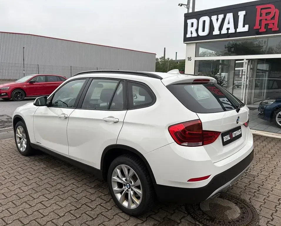 Używany BMW X1 Advantage 143 KM (105 kW) 2014 Biały SUV