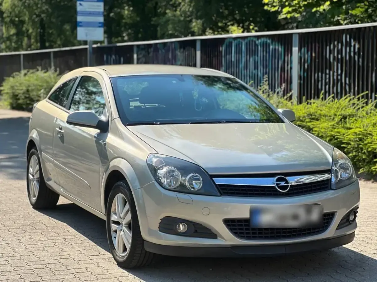 Gebraucht Opel Astra 120 PS (88 kW) 2008 Silber Kleinwagen