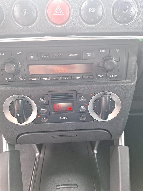 Second-hand Audi TT 180 CP (132 kW) 2003 Albastru Coupe