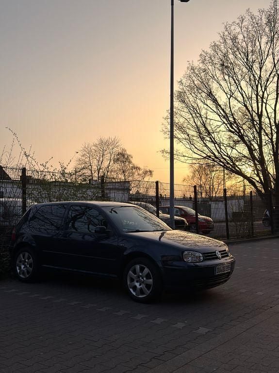 Gebraucht VW Golf IV Pacific 75 PS (55 kW) 2003 Blau Limousine