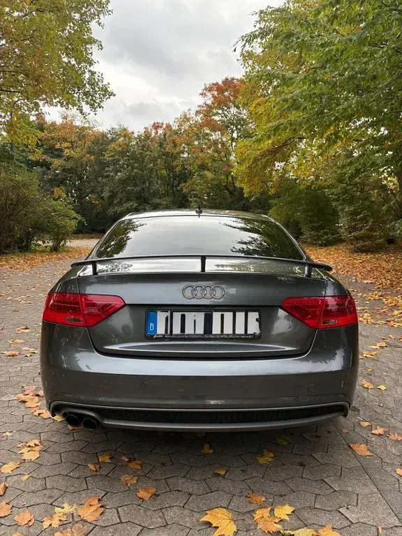 Gebraucht Audi A5 Sport 177 PS (130 kW) 2014 Grau Coupé