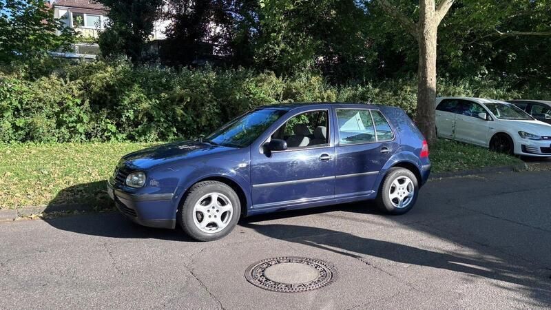 Blau Gebraucht 1998 VW Golf IV Limousine | 690 € (Guter Preis) - Bild 1/4