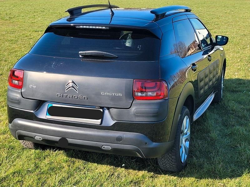 Second-hand Citroën C4 Feel 82 CP (60 kW) 2017 Negru Berlinǎ