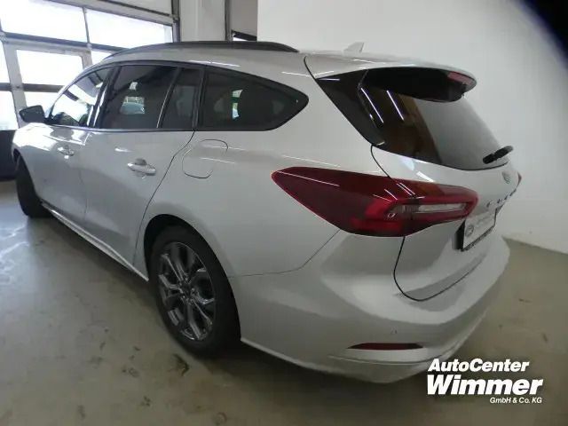 Gebraucht Ford Focus ST-Line 125 PS (91 kW) 2023 Polarsilber (silber) Kombi