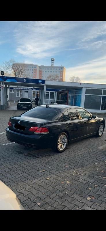 Gebraucht BMW 750 367 PS (269 kW) 2007 Schwarz Limousine