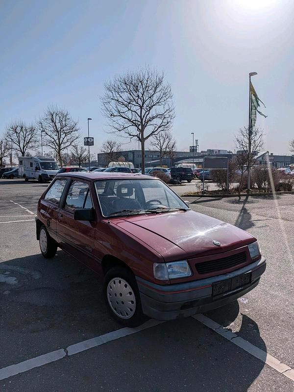 Gebraucht Opel Corsa Swing 45 PS (33 kW) 1991 Rot Kleinwagen