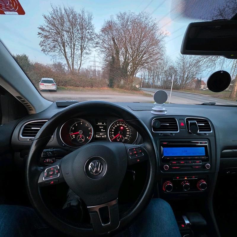 Gebraucht VW Golf VI 122 PS (89 kW) 2010 Schwarz Kleinwagen