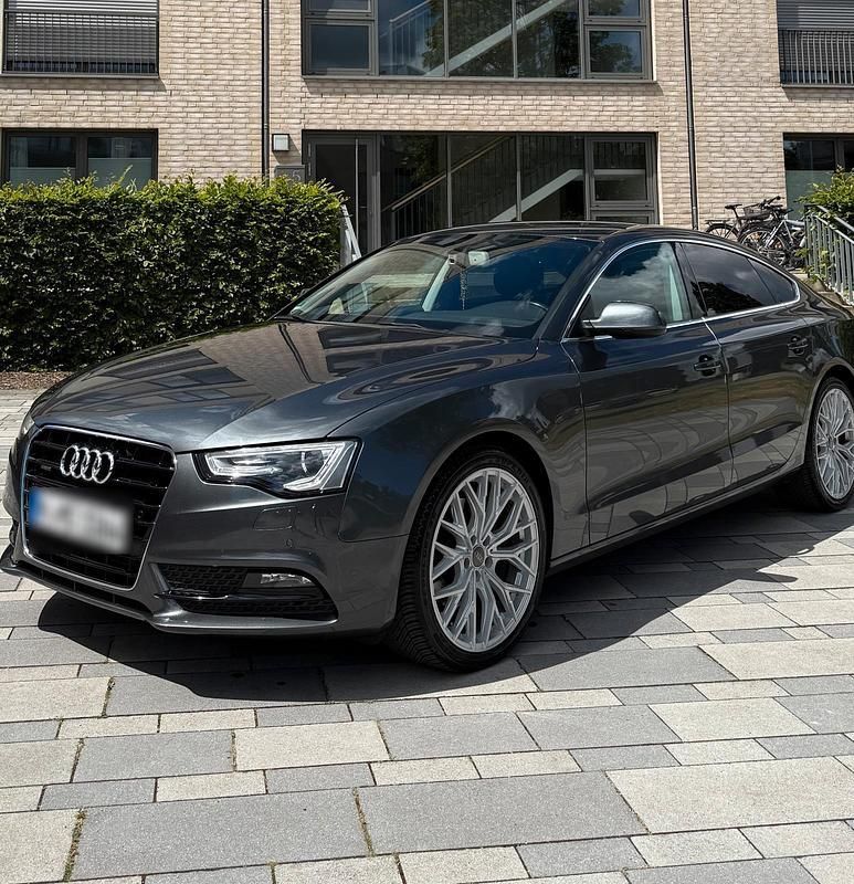 Grau Gebraucht 2016 Audi A5 Sportback S-Line Limousine | 18.000 € (Superpreis) - Bild 1/4