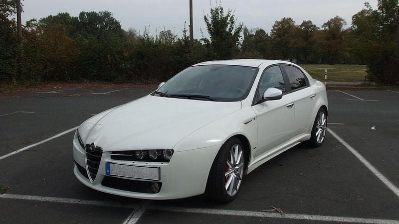 Weiß Gebraucht 2008 Alfa Romeo 159 Ti Limousine | 6.999 € (Teuer) - Bild 1/4
