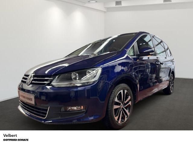 Blau Gebraucht 2021 VW Sharan United Van / Kleinbus | 31.450 € (Etwas zu teuer) - Bild 1/4