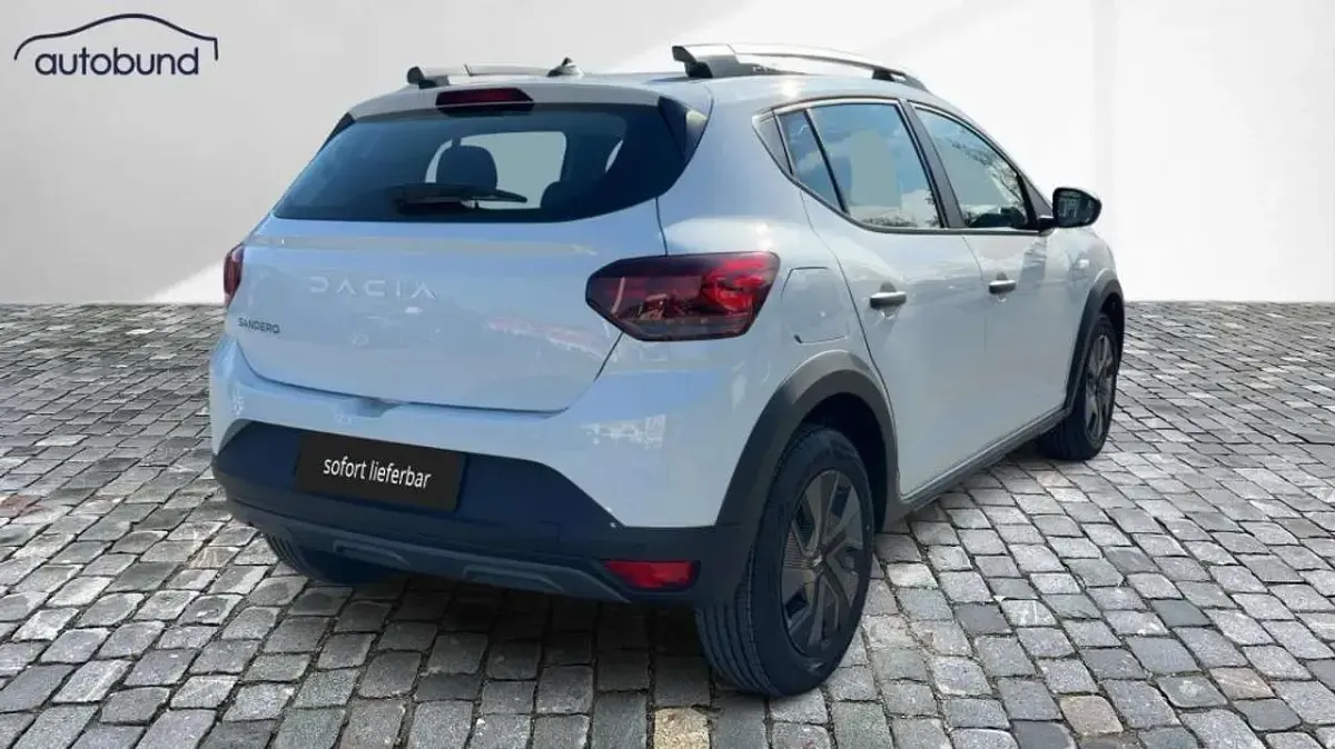 Neu Dacia Sandero Essentiel 91 PS (66 kW) 2025 Weiß SUV