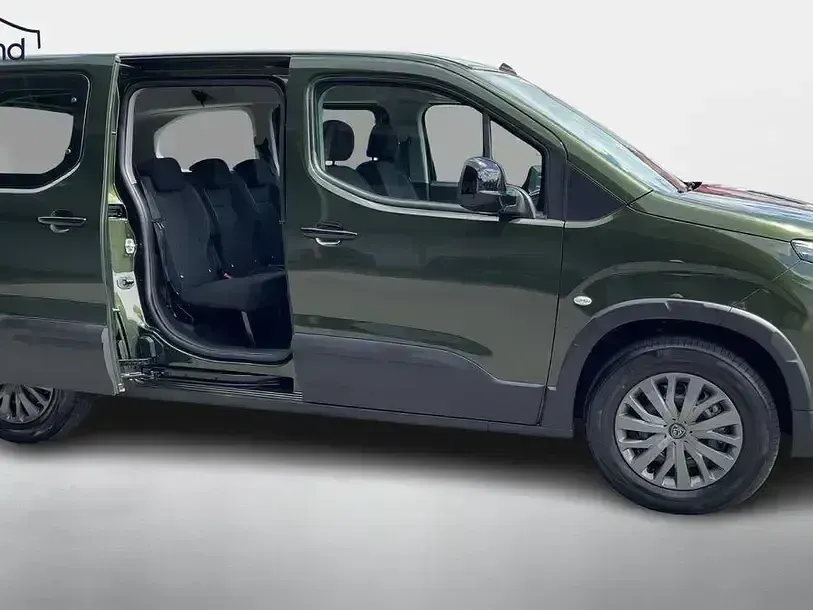 Gebraucht Peugeot Rifter Allure 131 PS (96 kW) 2025 Grün Van / Kleinbus