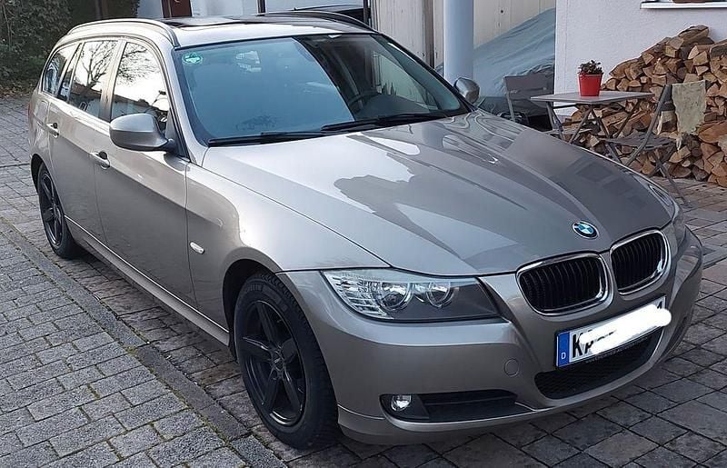 Gebraucht BMW 320 170 PS (125 kW) 2012 Gold Kombi