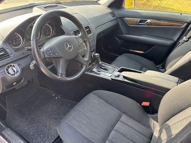 Gebraucht Mercedes C180 156 PS (114 kW) 2011 Beige Limousine