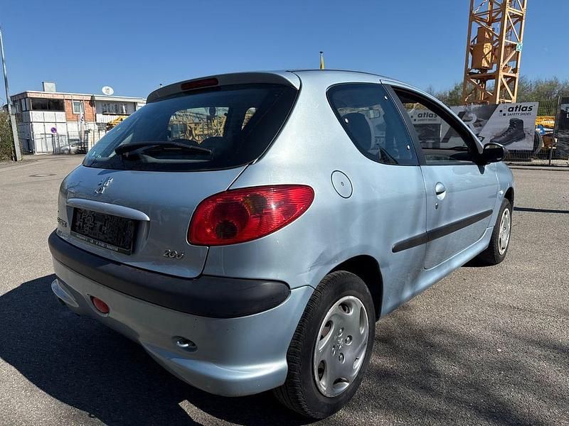Gebraucht Peugeot 206 60 PS (44 kW) 2003 Blau Limousine