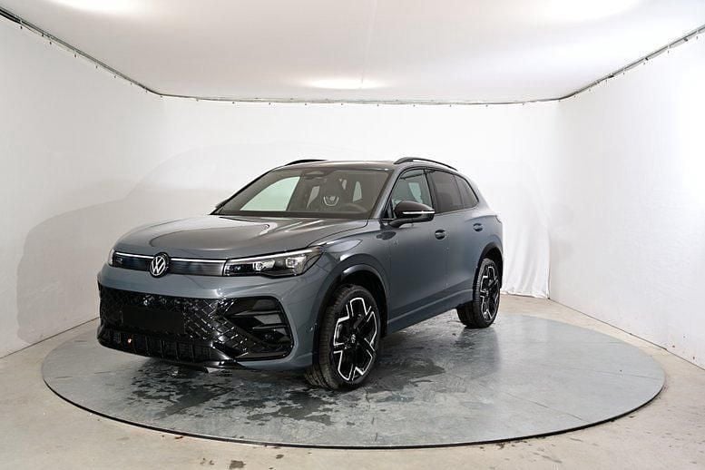 Delfingrau metallic delfingrau metallic Neu 2025 VW Tiguan R-line SUV | 51.290 € (Guter Preis) - Bild 1/4