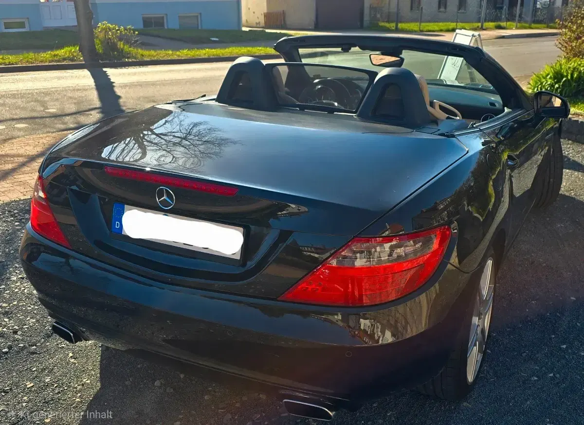 Second-hand Mercedes SLK200 184 CP (135 kW) 2013 Negru Cabrio