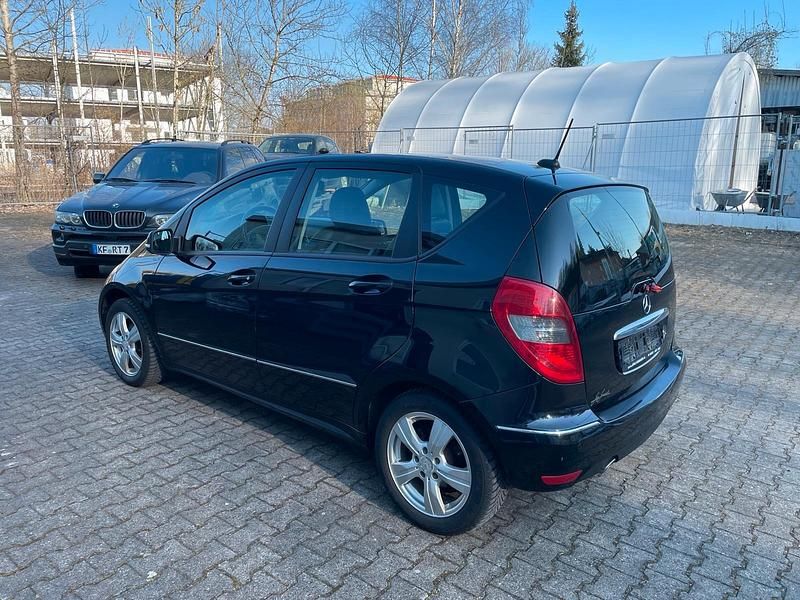 Gebraucht Mercedes A160 95 PS (69 kW) 2011 Schwarz Limousine