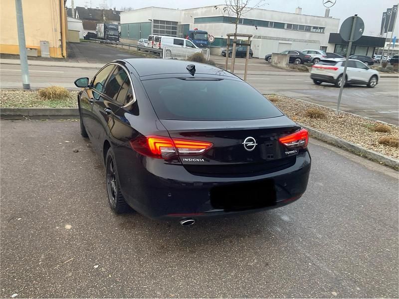 Gebraucht Opel Insignia Sport 170 PS (125 kW) 2017 Schwarz Limousine